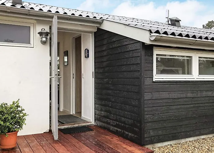 Lejlighed 2 Person In Strand-by Traum